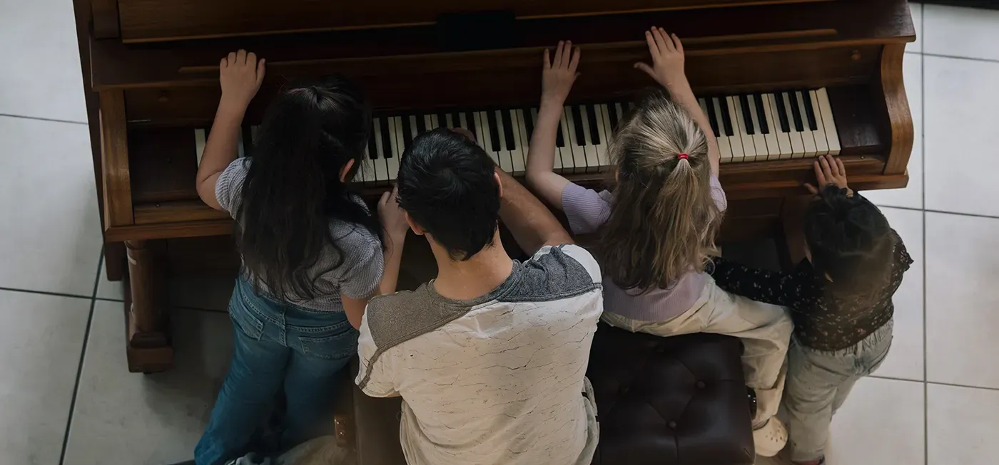 playing-piano-banner